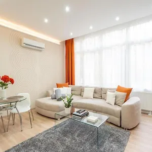 Modern, Quiet & Cozy In The Middle Of Downtown Near Danube At Fashion Street Appartamento